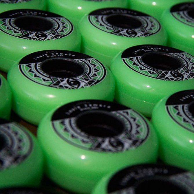 Louie Zamora 57mm/89A