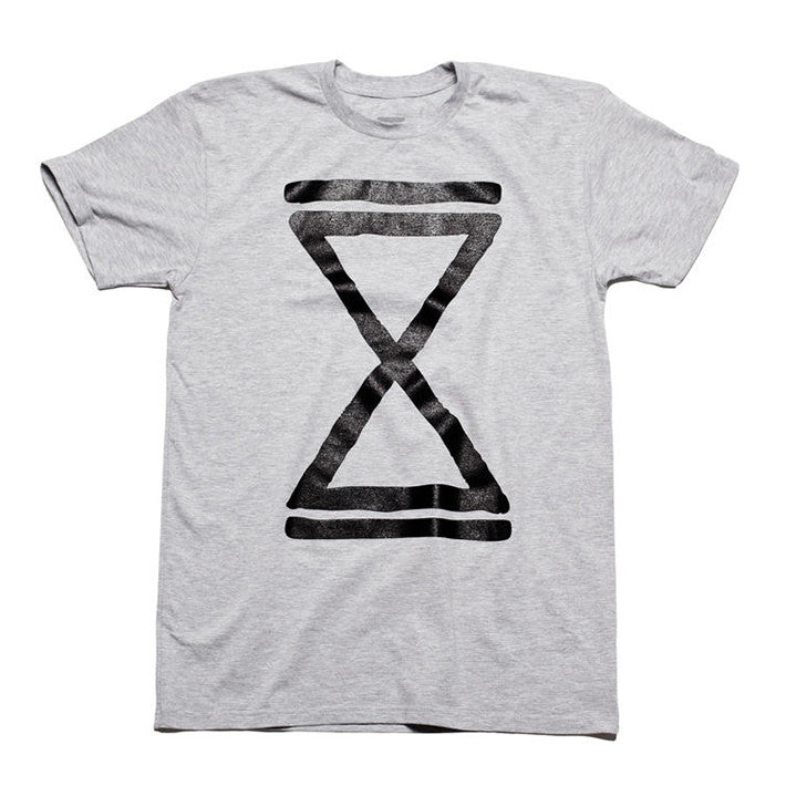 TBJP Sanduhr Logo T-Shirt