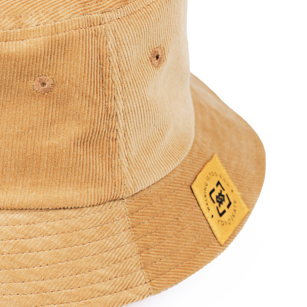 Bucket Hat "less > more"