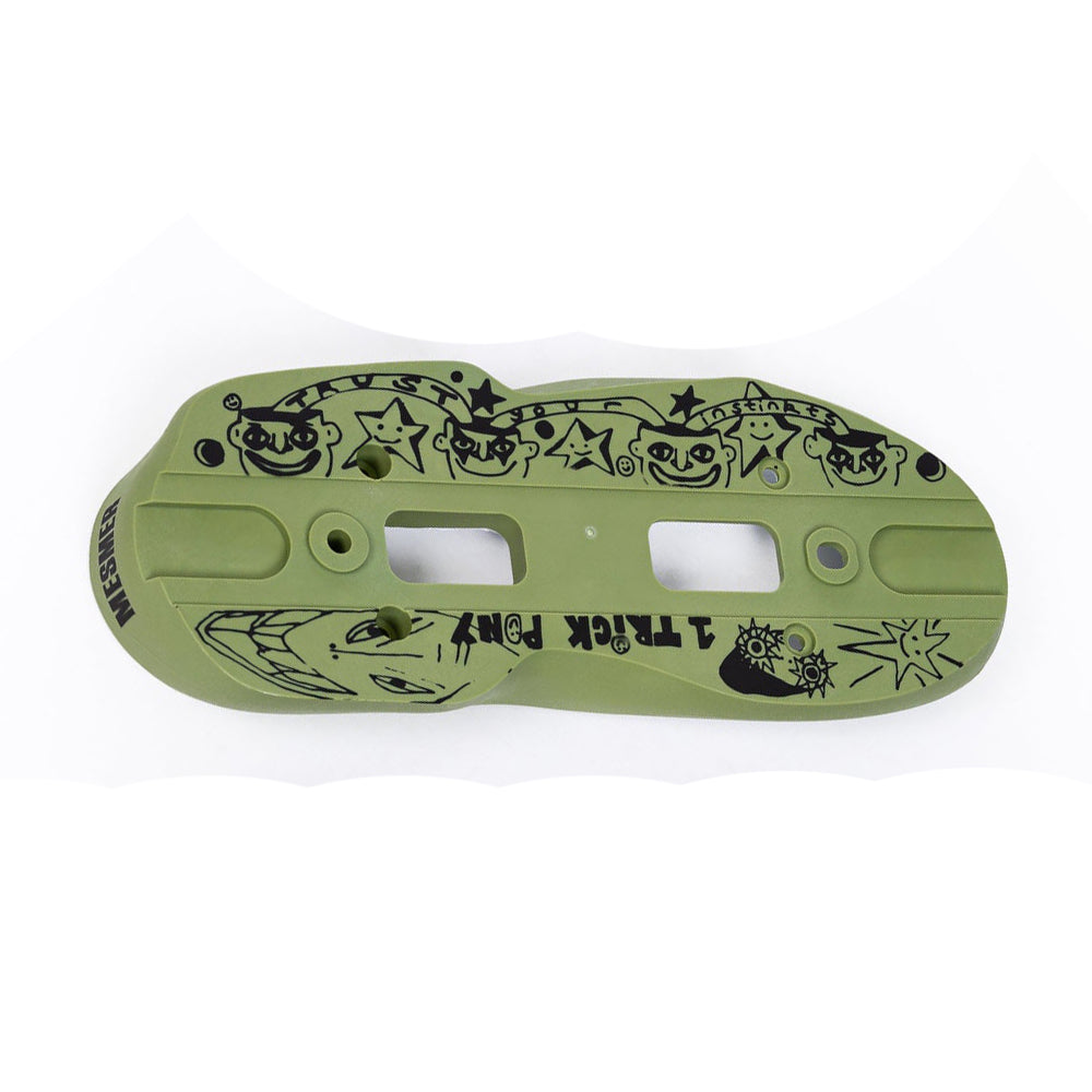 Throne Dominic Bruce soulplate green