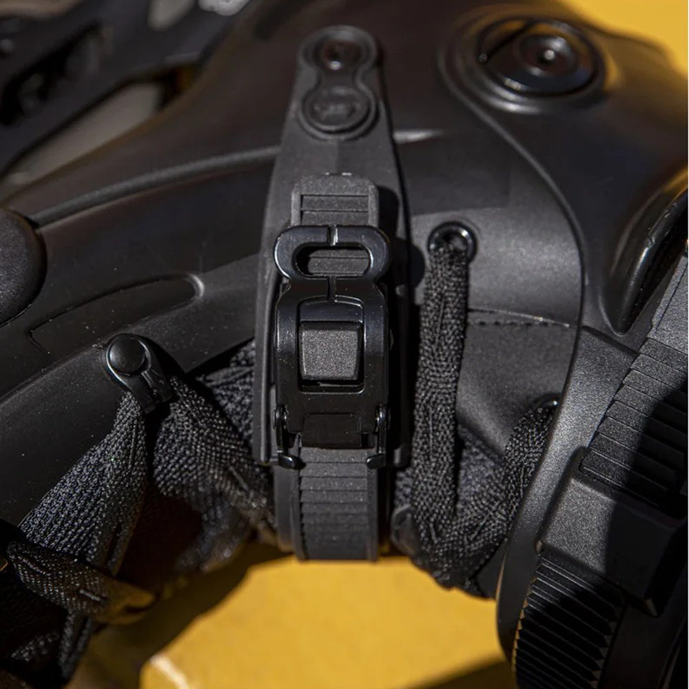 FR2 310 Black