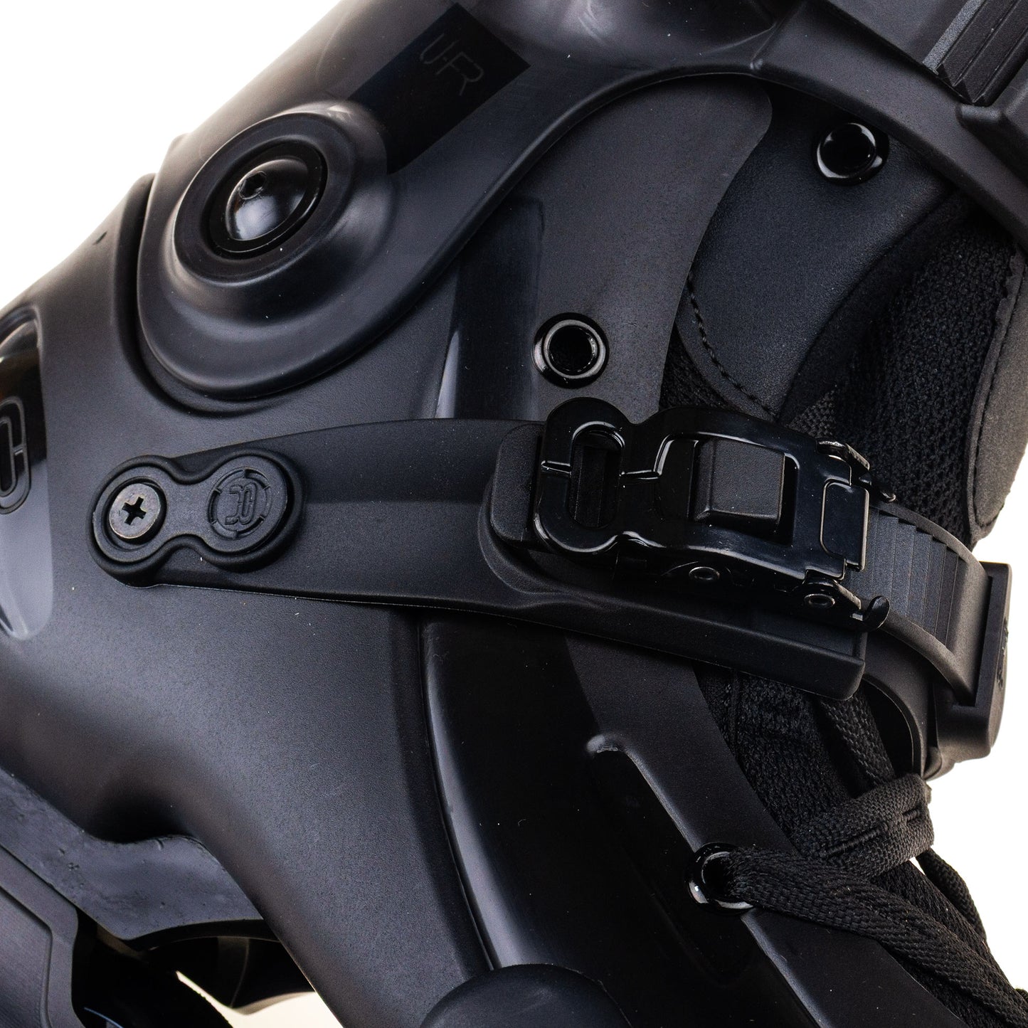 UFR 90 All Black