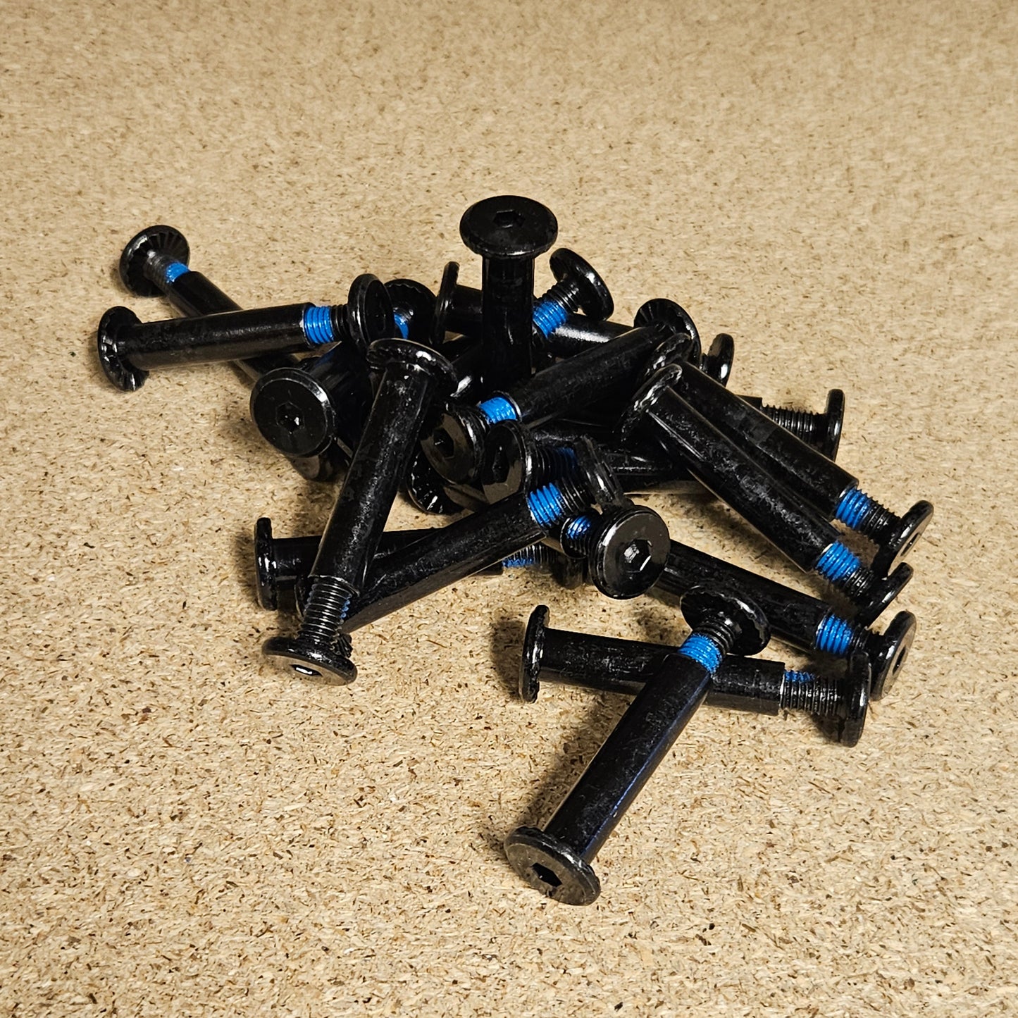 Axles Double 8mm Allen/Hex pcs